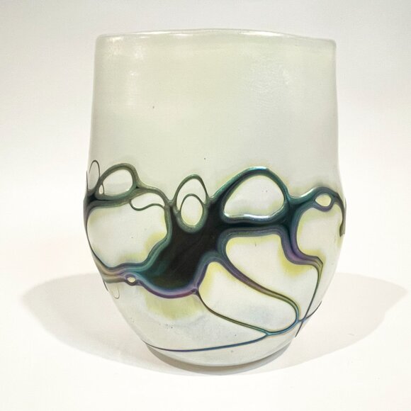 Robert Held Art Glass Vase Signed 6.25" Opalescent w/ Iridescent Blue Purple - Picture 3 of 9